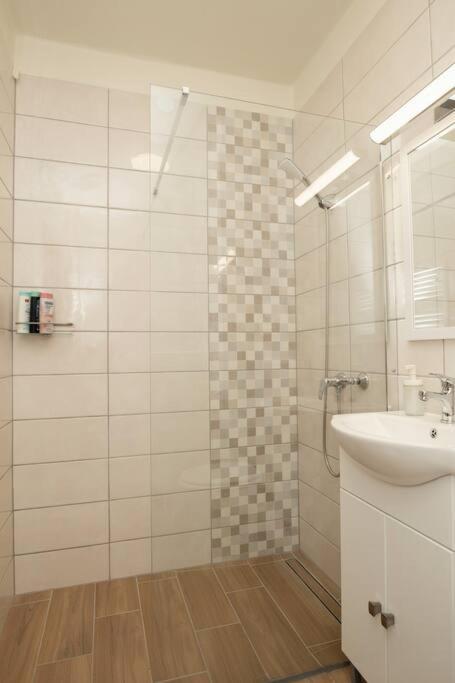Petofi Family Apartman Debrecen Esterno foto